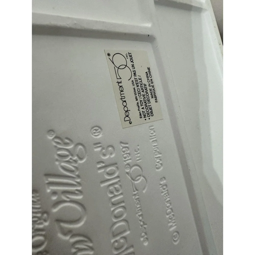 DEPT 56 SNOW VILLAGE‎ MCDONALD'S LIGHT UP 1997 WITH BOX AND CORD